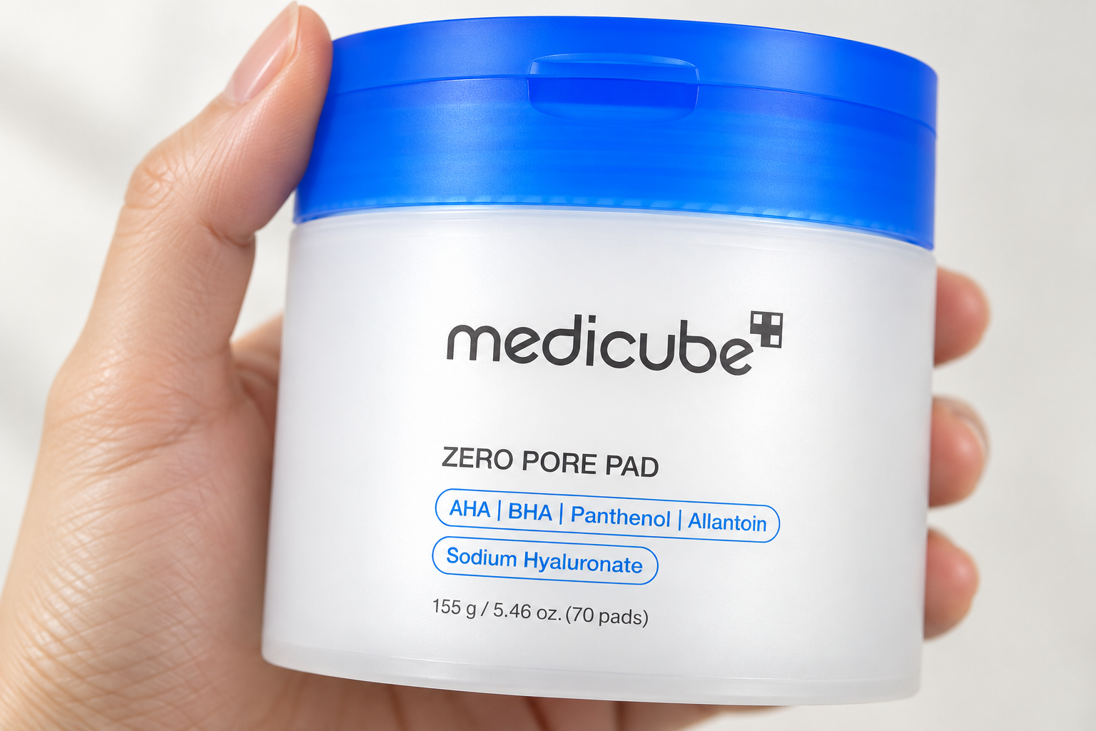 Detalle de la etiqueta frontal de Zero Pore Pad con AHA, BHA, pantenol y alantoína